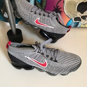 NIKE Air Vapormax Flyknit 3 Particle Grey Red AJ6900-012 Sz 9